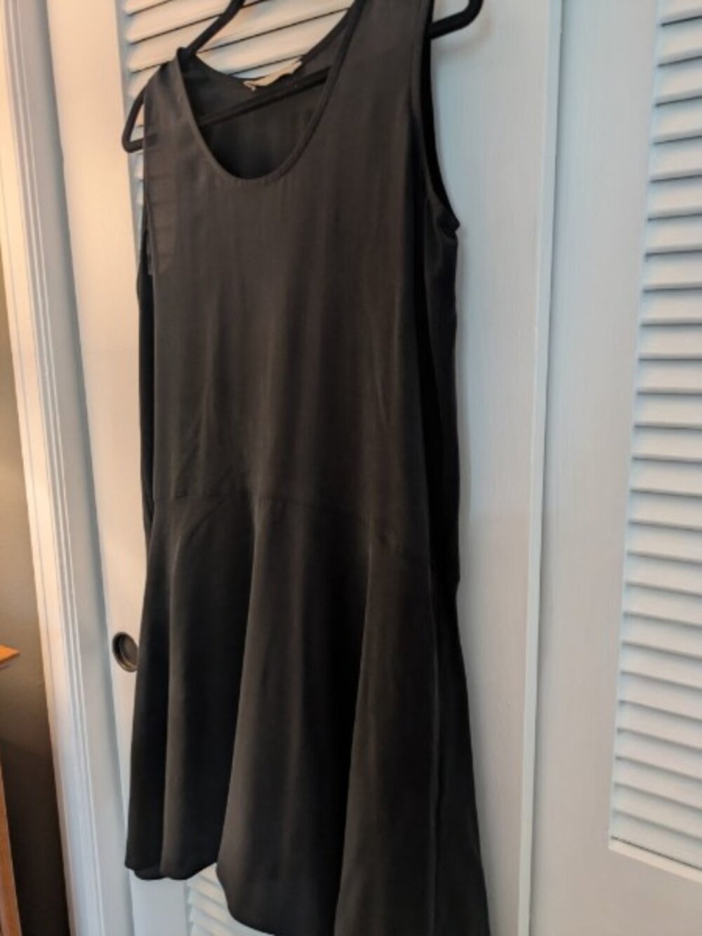 Everlane The Clean 100% Silk sleeveless midi dress, drop waist, size 4